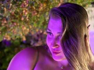 camgirl shaving pussy TarahZullo
