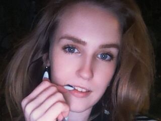 camgirl playing with dildo TiffaneyLafrance