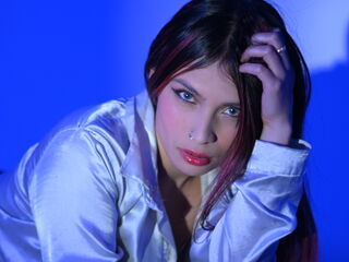 naked girl with webcam fingering pussy TiffanySuarez