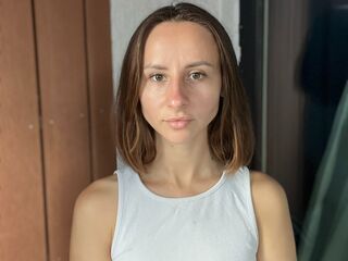 cam girl playing with sextoy TonjaZucco