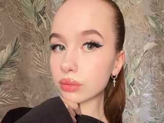 girl showing tits VelvetForst