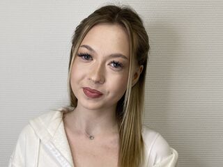 camgirl fingering shaved pussy ViolaKranze