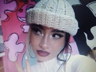 topless cam girl WillowRosse