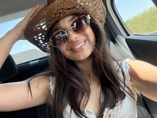 naughty cam girl fingering shaved pussy YasmineHart