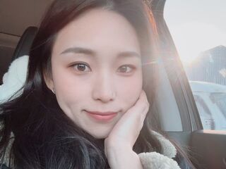 live webcam performer ZhiYue