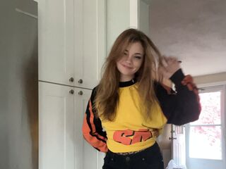 camslut fingering shaved pussy ZoeyArizona