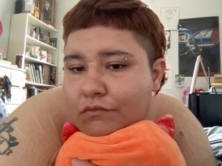 camgirl sexchat laChunkygirl